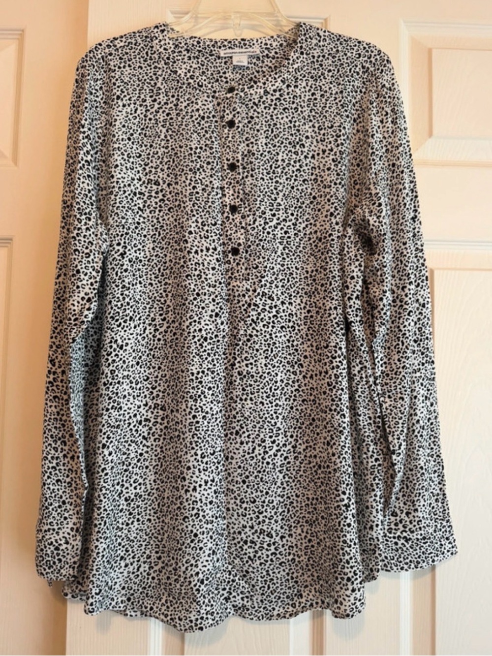 Amazon Essentials Black and White Leopard Print Button Front Top